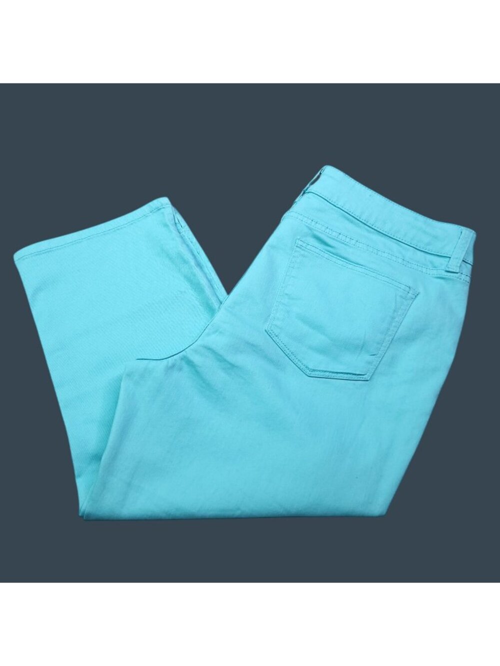 St. Johns Bay Womens Aqua Blue Capri Jeans 14 Cotton Blend Relaxed Fit